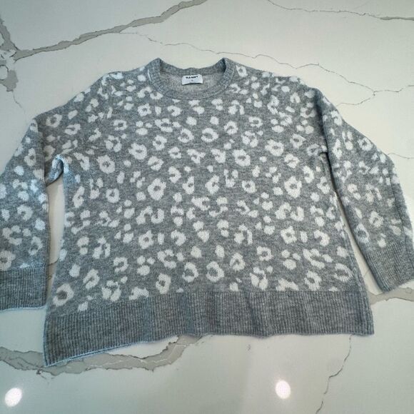 Gray Leopard Print Sweater - Picture 1 of 5